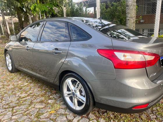 FORD FOCUS 2.0 SE SEDAN 16V FLEX 4P POWERSHIFT